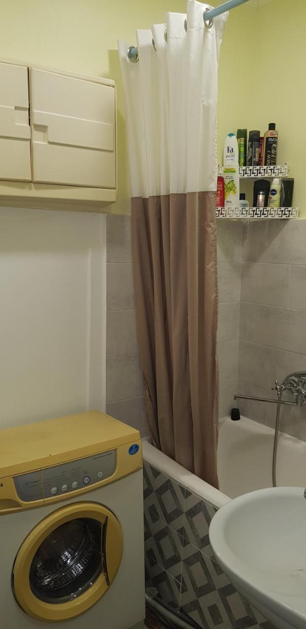 Room In Apartment Kirova 1 Minsk Esterno foto
